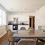 Imperial Middlesex Street Apartments