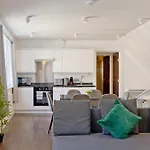 Imperial Middlesex Street Apartments